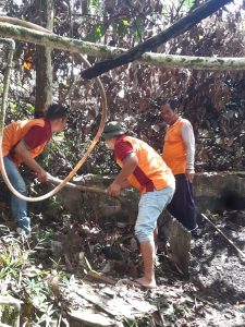 Peduli Lingkungan Sekolah DLH Sanggau Kerja Bakti Di TK Aisyiyah ”Bustanul Athfal”