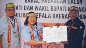 Pendaftar Pertama di KPU Mahulu Novita Bulan-Artya Fathra Martin: Optimistis Menang di Atas 60%