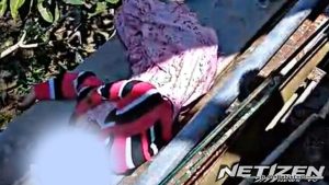 Viral! Wanita Terbaring Lemah di Jembatan Sambaliung, Diduga Alami Depresi Berat