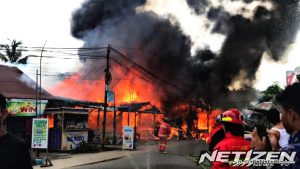 Kebakaran Hebat di Sambaliung Berau: Tiga Rumah dan Satu Bengkel Ludes, Pemilik Bengkel Alami Luka Bakar Serius